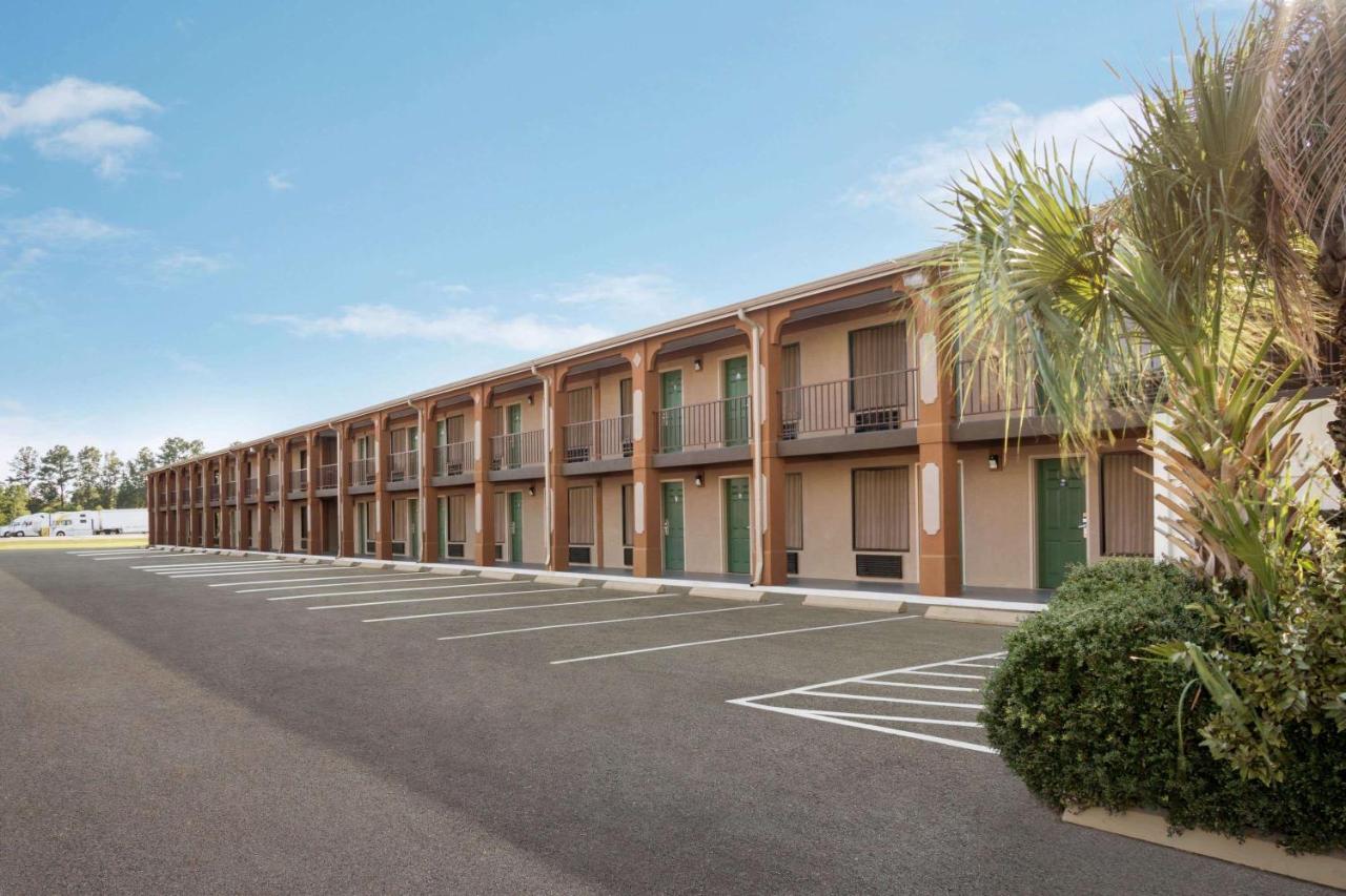 Days Inn By Wyndham Hardeeville/ I-95 State Line Exterior photo